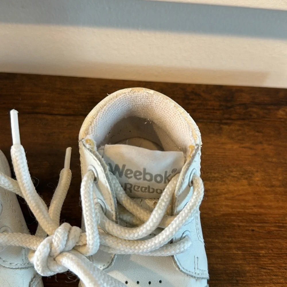Weebok‎ Baby shoes white size 1 1/2 M